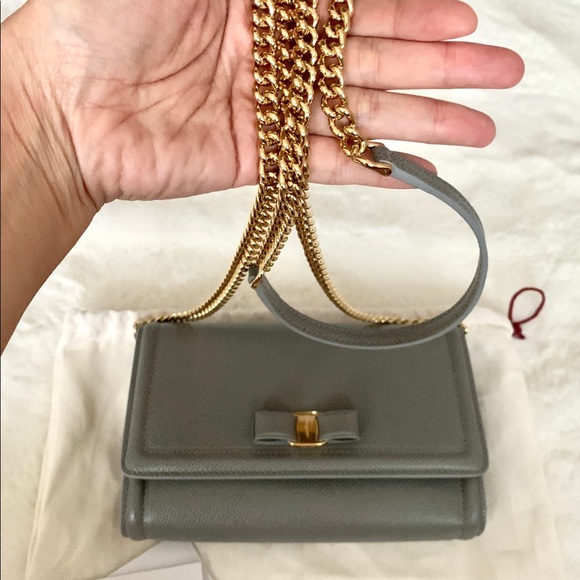 New Ferragamo Vara Bow Mini Leather Crossbody - Picture 13 of 14